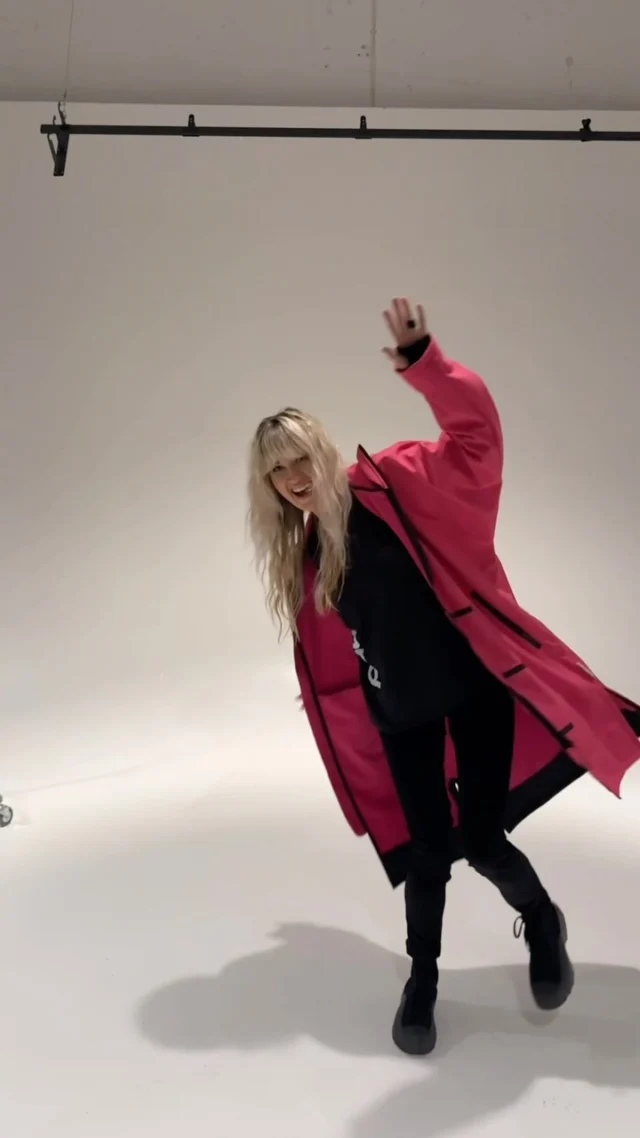 A little behind the scenes from our latest collection shoot 📸

New pieces, fresh looks and a whole lot of outdoor spirit.

Here’s a sneak peek at what’s coming.

📸 @hannaliisvaasa 
🕺🏻 @kareloja 
💃 @editheller 
📹 @korallcreative
